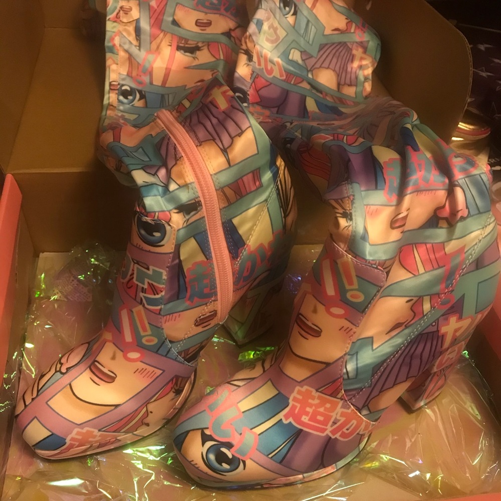 SOLD OUT! SUGAR THRILLZ ANIME BOOTS SIZE 9 (BNIB)